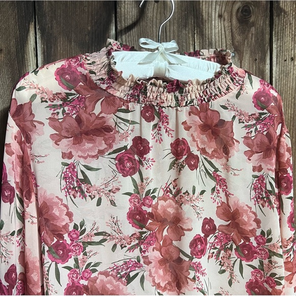Torrid Light Pink Floral Sheer Chiffon Smocked Mock Neck Blouse Sz 3X - Picture 5 of 12